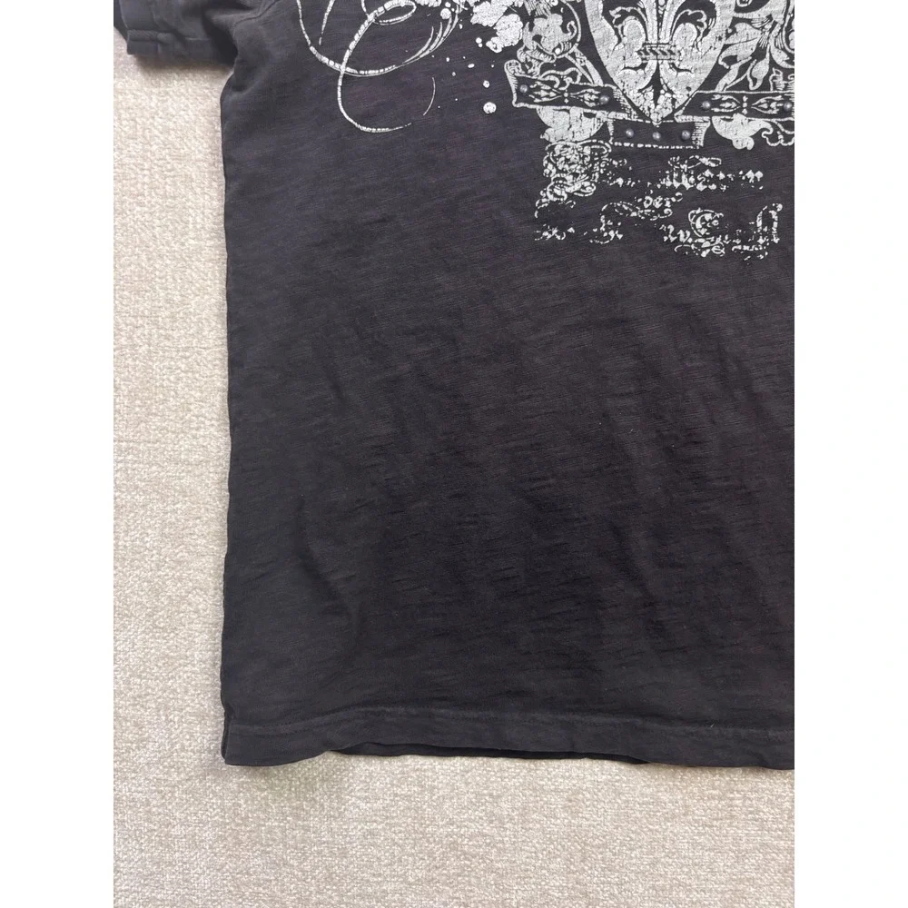 Guess Mens Graphic T-Shirt Black Y2K Fleur De Lis Studded Slub Tee Small - Picture 3 of 8